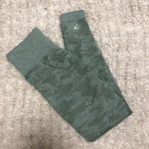 GYMSHARK CAMO SEAMLESS LEGGINGS SIZE S